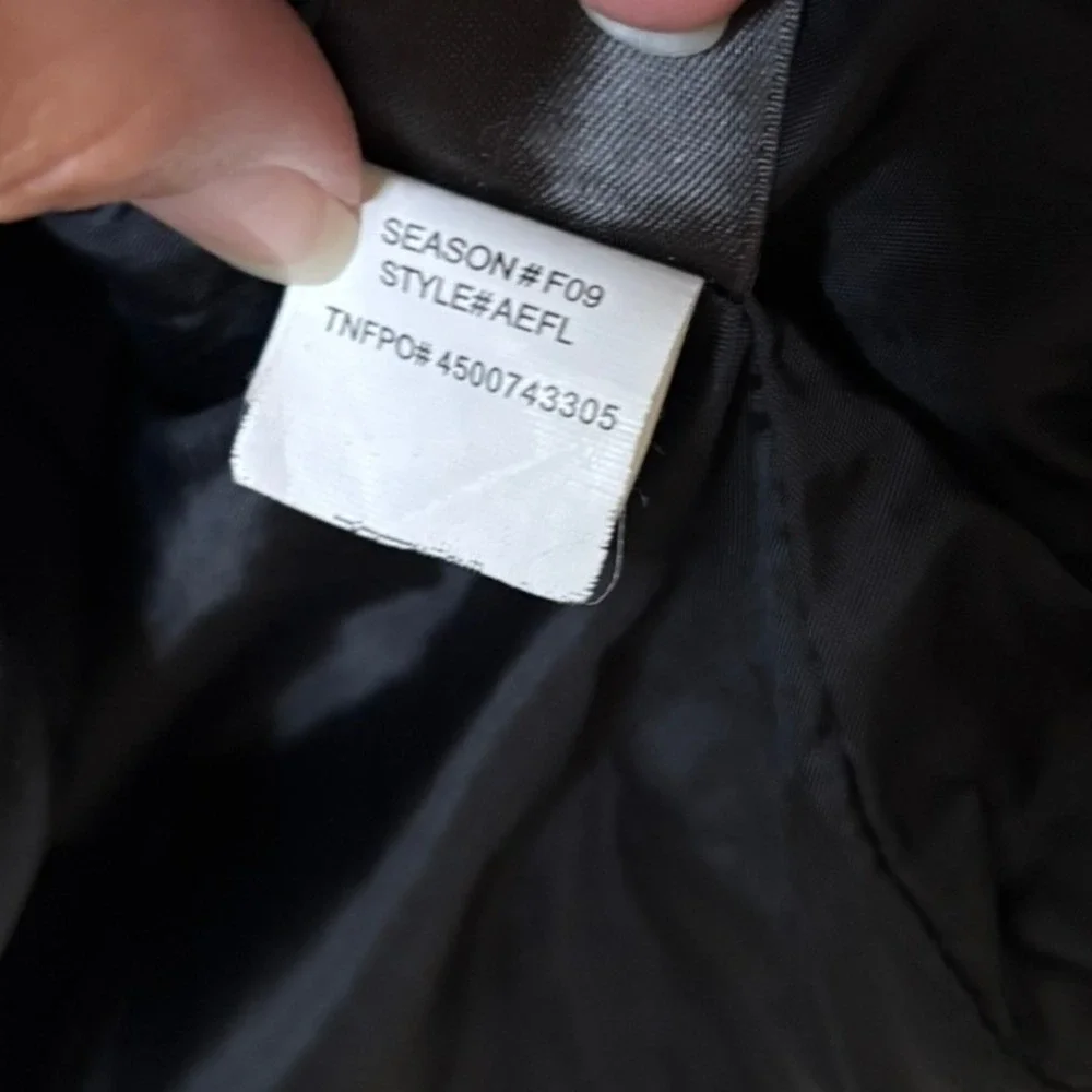The North Face HyVent Black Waterproof Hooded Rain Jacket Mens XL Skier Shell